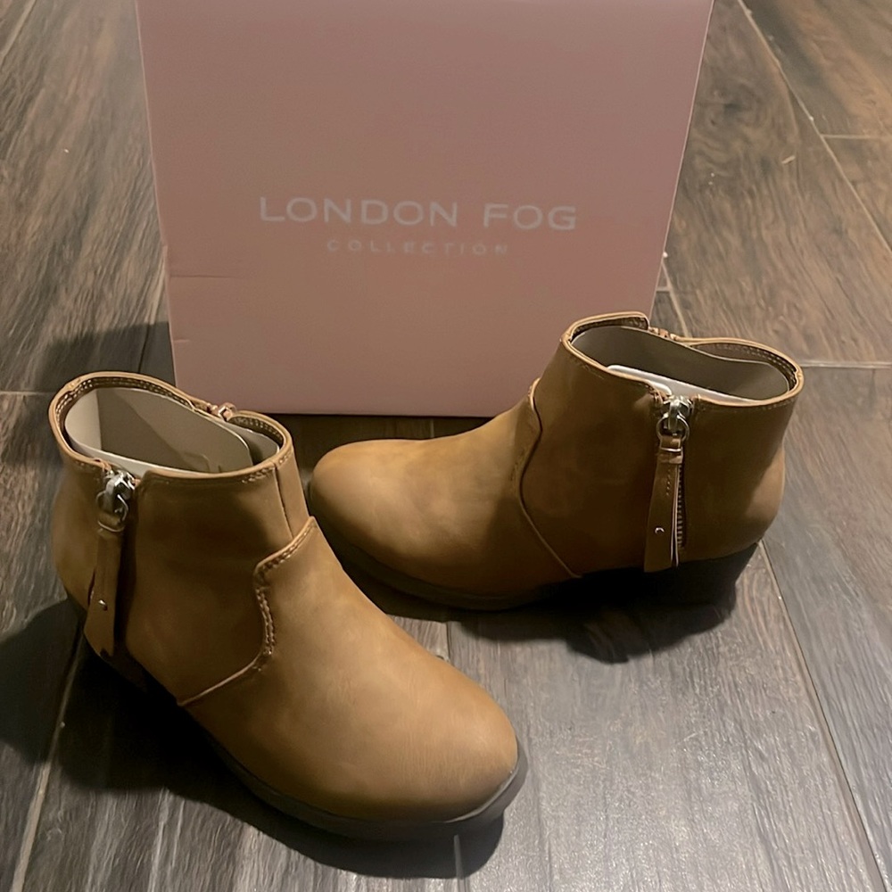 Girls boots
